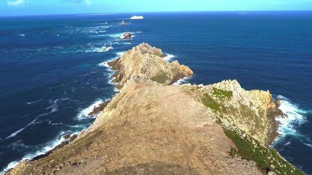 La Pointe du Raz vue du ciel смотреть онлайн