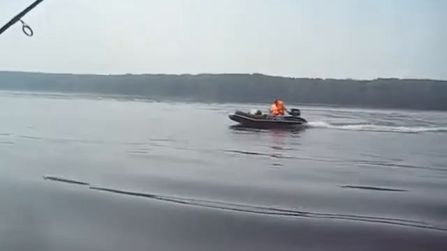 ХАНТЕР 320 / МЕРКУРИЙ f4m с шестым карбюратором. Река Свирь около Ивинских разливов. смотреть онлайн