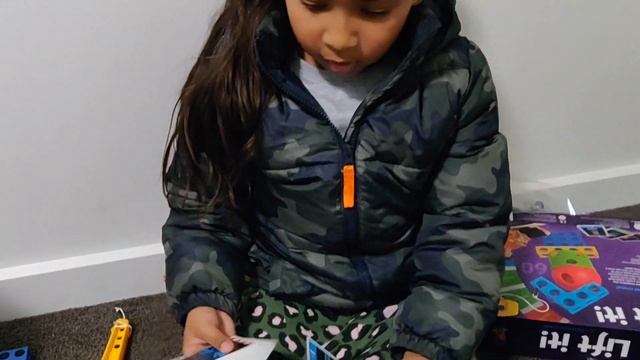 Bani Unboxing Lift It Game смотреть онлайн