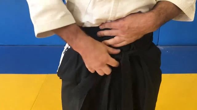 Как одеть хакама? 2-й способ смотреть онлайн