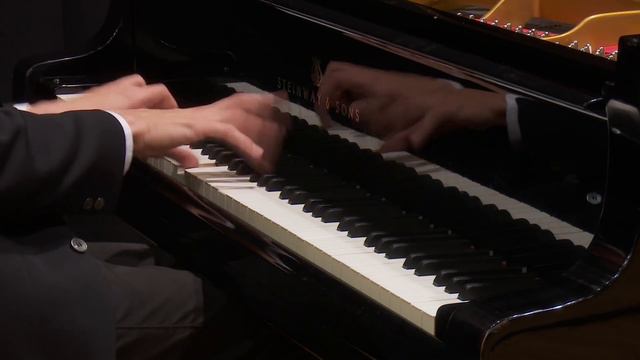 Scarlatti - Lucas Debargue | Le live de la Matinale смотреть онлайн