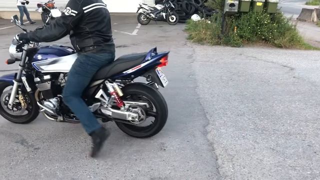 Suzuki GSX 1400 смотреть онлайн