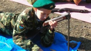 Юный пограничник. «Сегодня ночью всё спокойно на границе, но всё равно застава не смыкает глаз.»