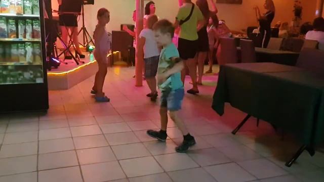 Брейк данс жгёт смотреть онлайн