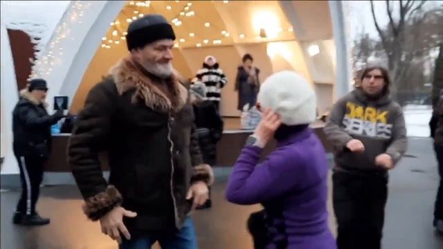 ?ЗАМАНИЛА!СОБЛАЗНИЛА!РАЗДРАЗНИЛА!ТАНЦУЕМ В ПАРКЕ!????? смотреть онлайн