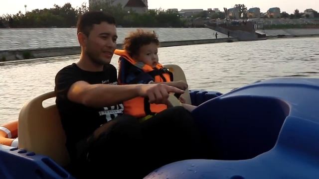 ►Катаемся на КАТАМАРАНАХ-МАШИНКАХ Развлечение для детей/Ride A Catamaran.VLOG