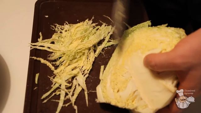 Легкий и быстрый салат из капусты. Салат с куриной грудкой. Рецепт салатов. смотреть онлайн