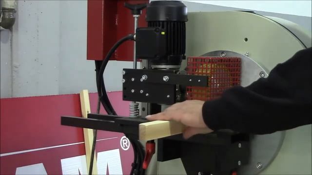 Как работает орбитальный шлифовальный станок CAMAM LEC 200/AV-1 смотреть онлайн