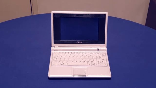 [Raro] Retro unboxing do netbook Asus EEE PC 701