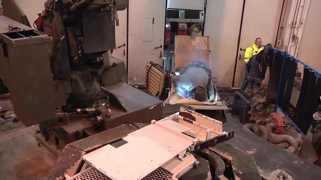 America’s New Abrams-X Tank Needs to Chill Out смотреть онлайн