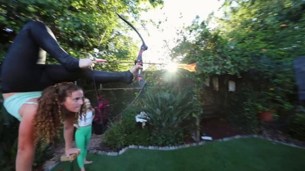 CONTORTIONIST vs CHEERLEADER *EXTREME CONTORTIONIST CHALLENGE*