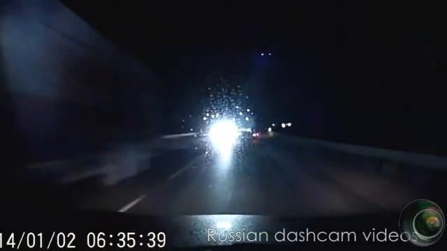 Russian Dash Cam Fender Benders, Winter Accidents, And Stupid Drivers - Dash Cam Crazy смотреть онлайн