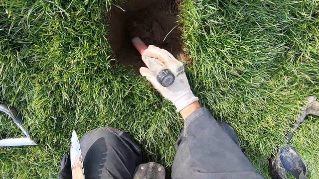 Curt smacks another beautiful silver ring with the Nokta Legend!! смотреть онлайн