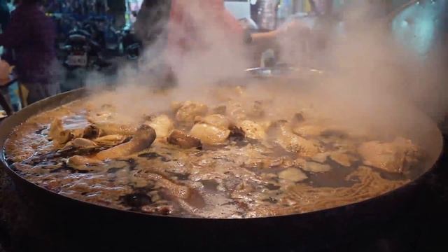Taiwan Street Food Nanya Night Market(Sesame Oil Chicken, Fried Spicy Crab)/湳雅夜市美食合集(麻油雞.炒螃蟹)-台灣街頭美 смотреть онлайн