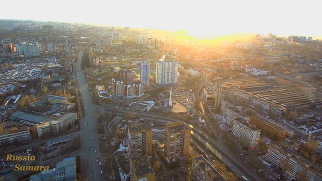 Ракета "Союз" и панорама вокруг (Самара) 4к 13.04.2018 смотреть онлайн