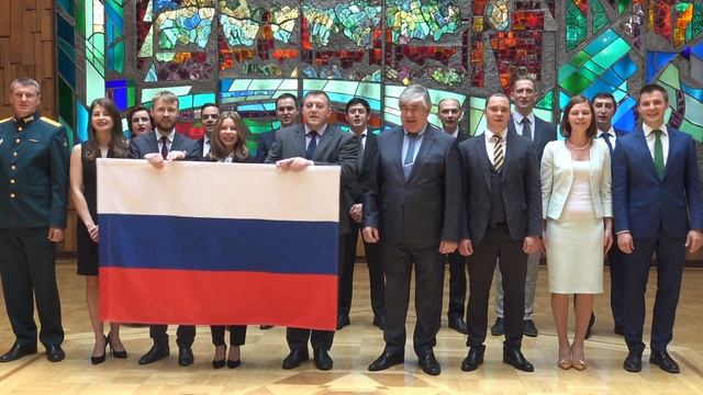 Российский флаг развевается во всех уголках планеты смотреть онлайн