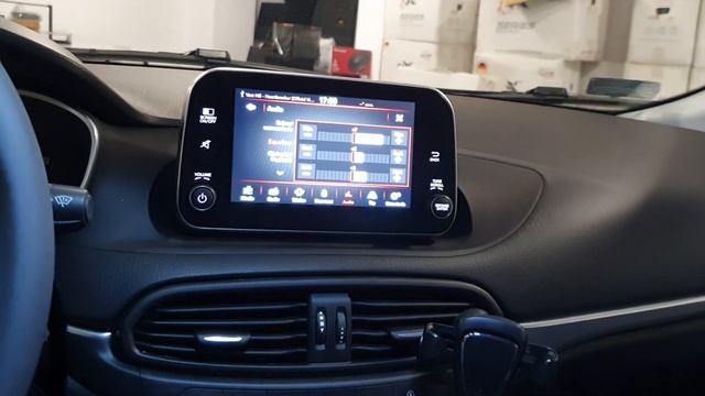 Fiat Tipo 2019 Audio System HX165EM EVO2 HX165SQ EVO2 смотреть онлайн