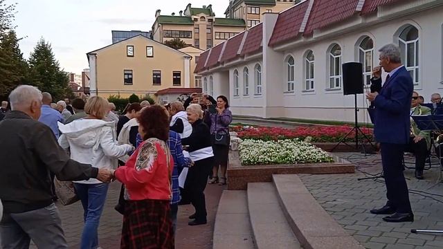 Р.Миллер ??,,КРАКОВЯК,, Брест танцует с оркестром!!??????? смотреть онлайн