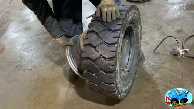 Ремонт колеса вилочного погрузчика KOMATSU 30 смотреть онлайн