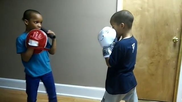 Twins teaching each other how to box - 985095 смотреть онлайн