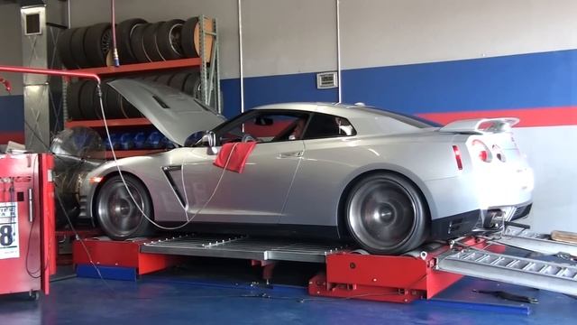 Dyno-Comp Tuned 2012 Nissan GT-R Stage-2 смотреть онлайн