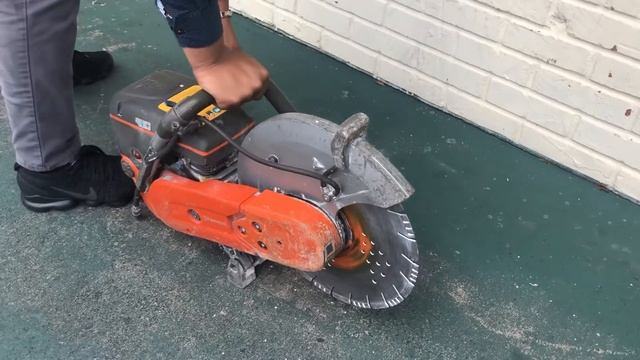 Husqvarna K770 Concrete Saw смотреть онлайн