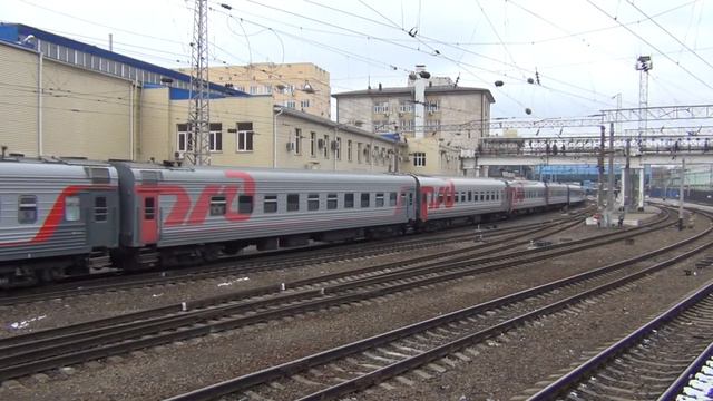 Электровозы ЭП20-021 и ЭП20-048 с поездом №19 Ростов-на-Дону — Москва смотреть онлайн