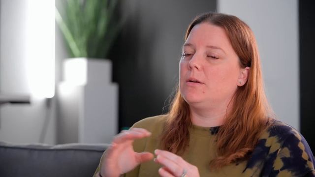 Normal People Try BUDGET HIFI Headphones! смотреть онлайн