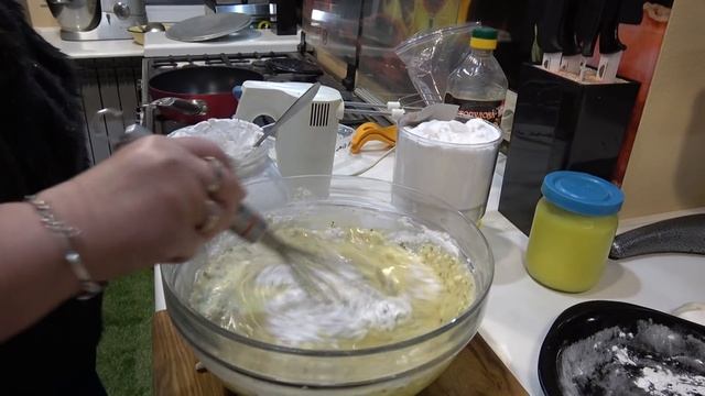 БЕЛАЯ РЫБА В МОЛОЧНОМ ТЕСТЕ. БЛЮДО ВЫХОДНОГО ДНЯ. смотреть онлайн