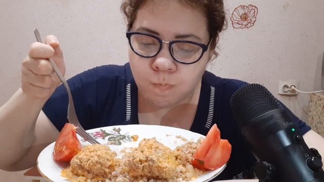 Мукбанг греча с тефтелями/Хочу скатерть самобранку/Отвечаю на вопросы