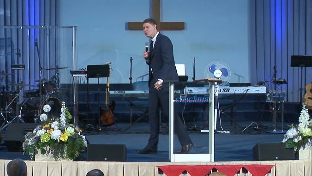 Оголошується посадка на рейс. Пастор Микола Савчук