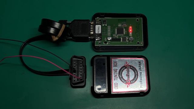ガソリン版ProRacing OBD Tuning Box の“通信中”LED смотреть онлайн