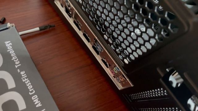 Console Player Builds Dream Gaming Computer ($750 Gaming PC) смотреть онлайн