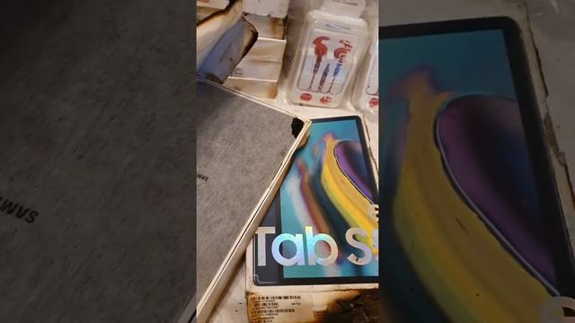 Планшеты Samsung Tab S5e 22шт + наушники - годные остатки до 23.01.20 смотреть онлайн