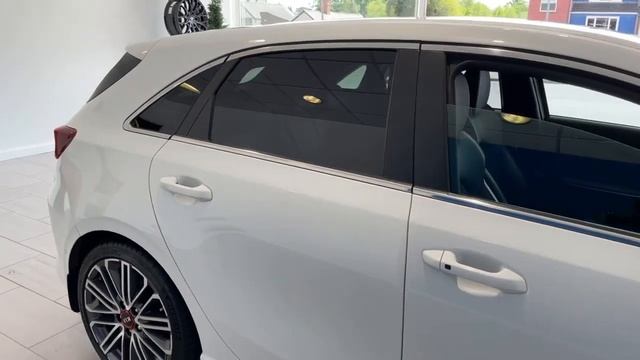 Kia Ceed 1.6 T-GDi GT Hatchback 5dr Petrol Manual Euro 6 (s/s) (201 bhp смотреть онлайн