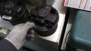 Замена вентилятора печки на Рено Логан.