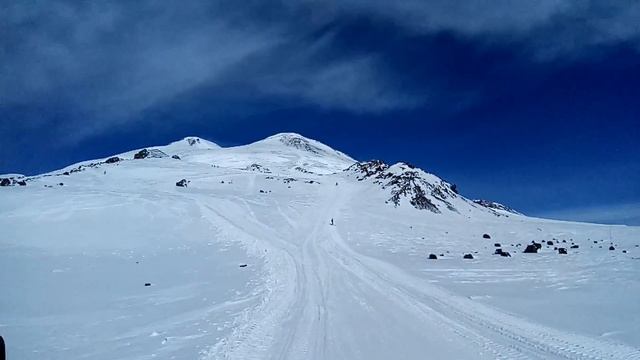 Подъем под скалы Пастухова, на высоту 4400 м, гора Эльбрус 3 смотреть онлайн