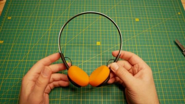 Наушники от JLAB модель Retro Headphones - как у Walkman