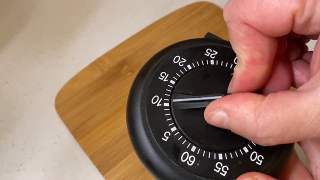 Вареные яйца с очень нежным желтком. Простой рецепт и всегда удачный результат. смотреть онлайн