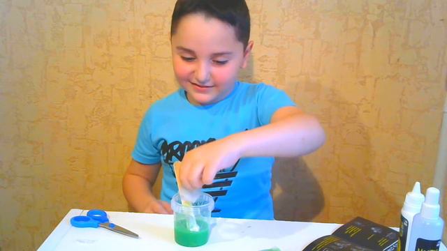 КАК СДЕЛАТЬ СЛАЙМ СЛИЗЬ ФЛАФФИ СЛАЙМ / СВЕТЯЩИЙСЯ БЛЕСТЯЩИЙ МАГНИТНЫЙ / SLIME /НОВЫЕ РЕЦЕПТЫ СЛАЙМО смотреть онлайн