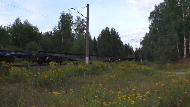 Остановка электровоза ВЛ10У-624 с грузовыми платформами, БМО ж/д, 3 августа 2022 г. смотреть онлайн