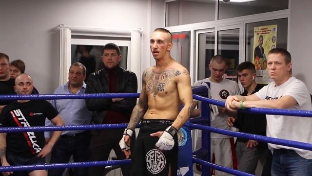 ТРАКТОРИСТ против ПИТ БУЛЯ!!! Супер Бой !!! смотреть онлайн