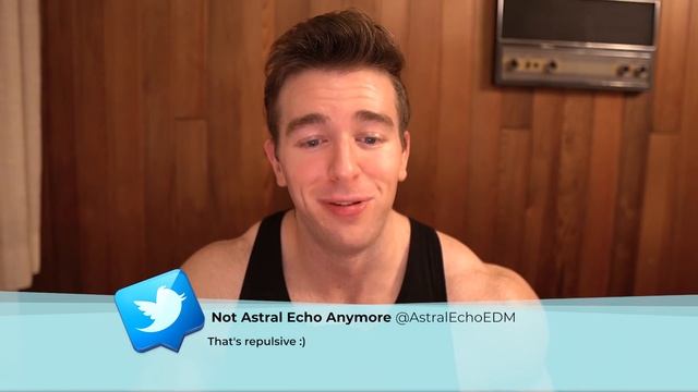 Reacting To WoodysGamertag Twitter Poll About My Physique смотреть онлайн