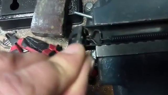 Не прижимает дворник.Мажет смотреть онлайн