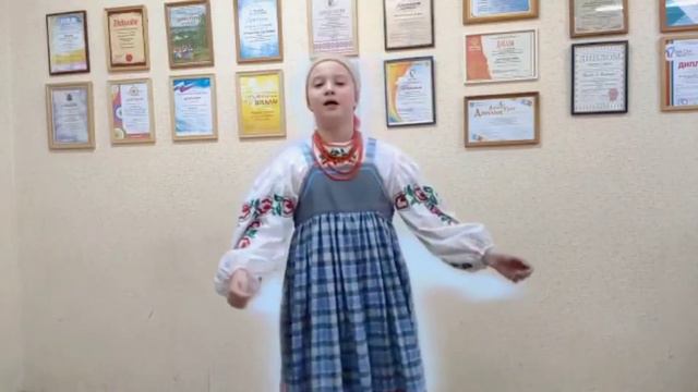 МУЗЫКАЛКА В ДЕЛЕ песня "пошла млада за водой" смотреть онлайн