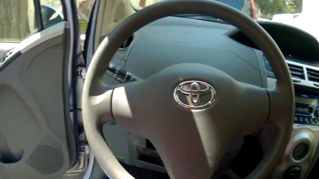 Обзор Toyota Vitz с левым рулем, аналог европейского Toyota Yaris смотреть онлайн