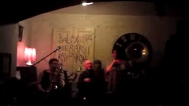 Jazz Bluffers смотреть онлайн