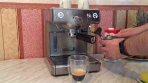 Кофеварка BORK C800 приготовление капучино