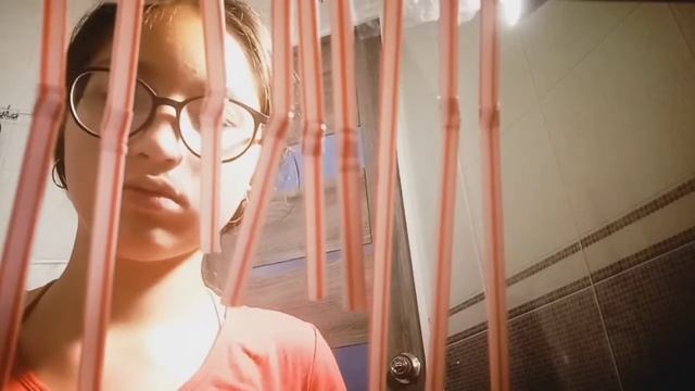 АСМР, твои волосы зделаны из трубочек) ?