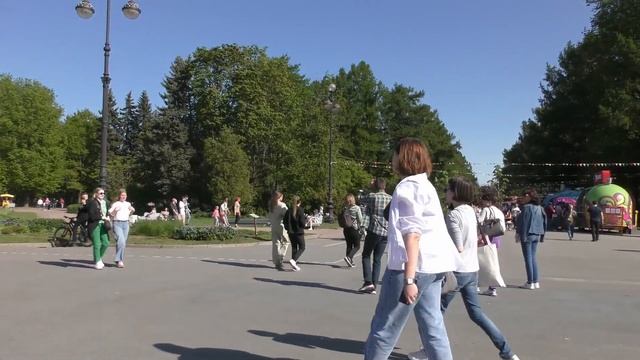 Парк на Крестовском острове в Санкт-Петербурге. смотреть онлайн